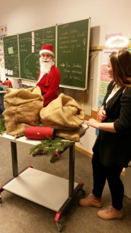 Weihnachtsstimmung in der Teamschule: Nikolaus zu Besuch
