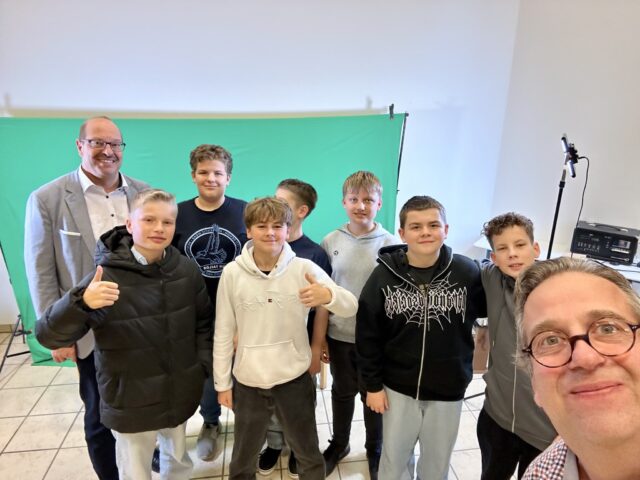 Kurzer Besuch des Bürgermeisters in der Teamschule