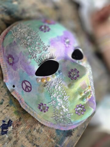 Begegnung ohne Worte – Kreative Masken im Kunstunterricht